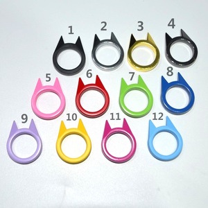 Self-defense cat ear broken window single finger buckle
